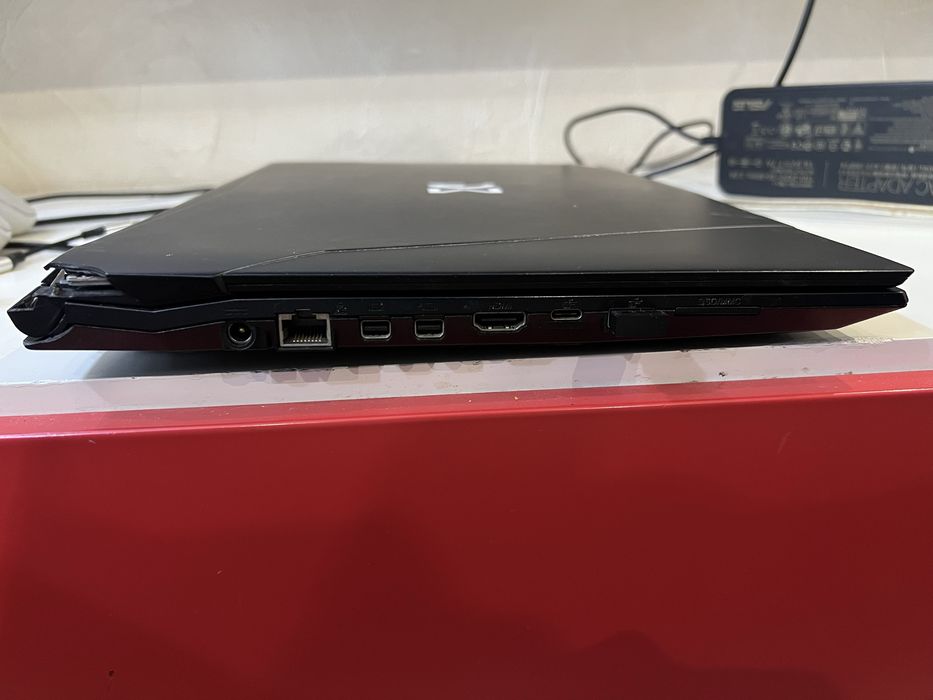 Ноутбук Dream Machines Clevo (15ua17)