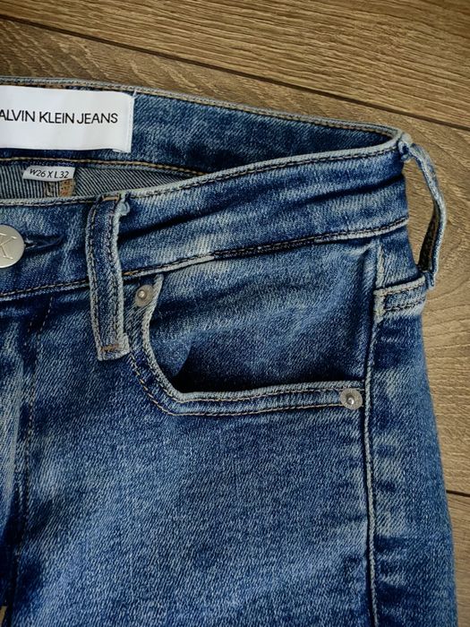 Damskie jeansy Calvin Klein 26/32 skinny