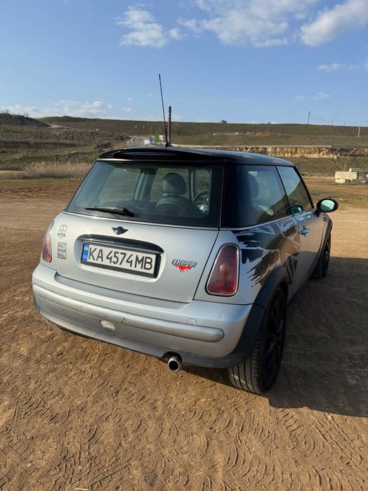 Mini Cooper R50 (2001 / 1.6)