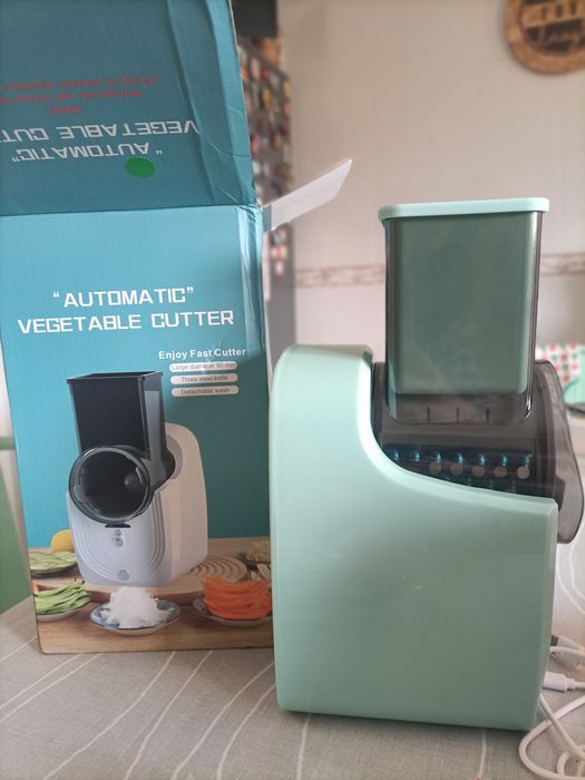 Máquina de cortar vegetais automática