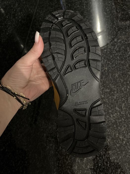 Buty zimowe Nike rozmiar 38,5