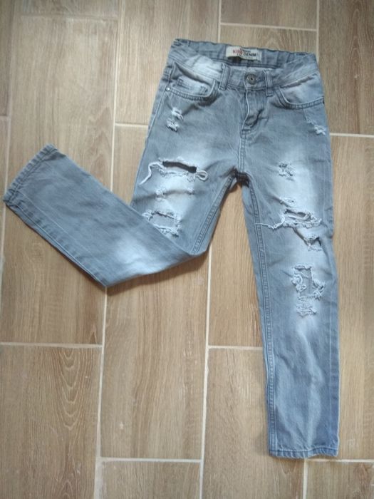 Джинсы на 6_7 лет
