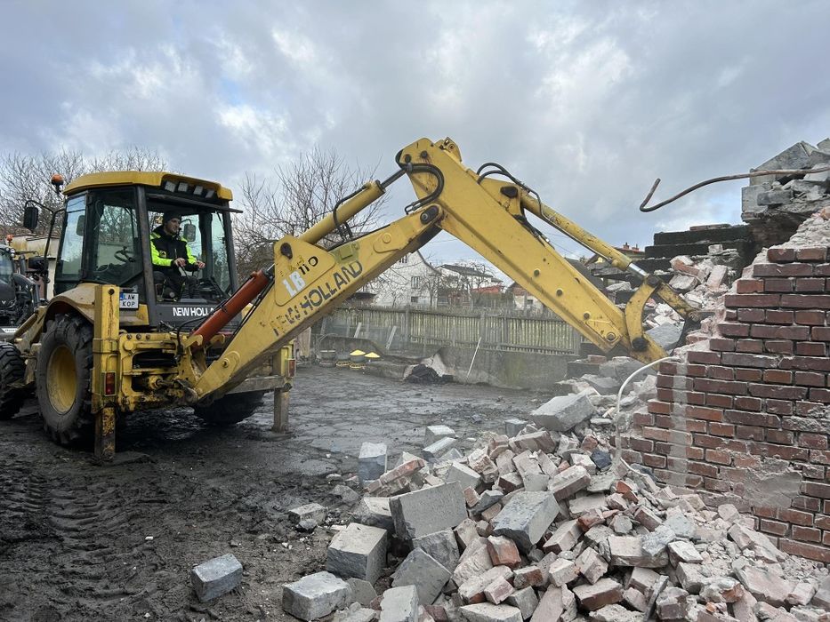 Usługi koparko-ładowarką oraz minikoparką. Przyłącza Wod-Kan.