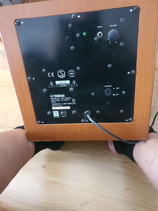 Yamaha  subwoofer yst sw012