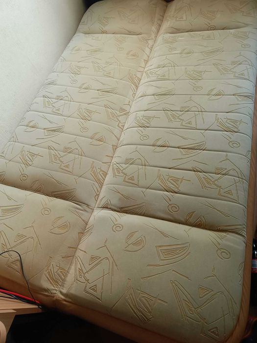 Sofa / Wersalka Rozkładana 190x120 cm – Beżowa, Stan Idealny!