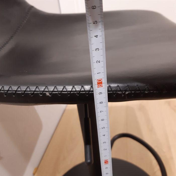 Skórzany hoker obrotowy Agata Meble