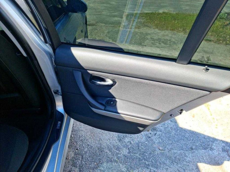 автомобіль BMW e90