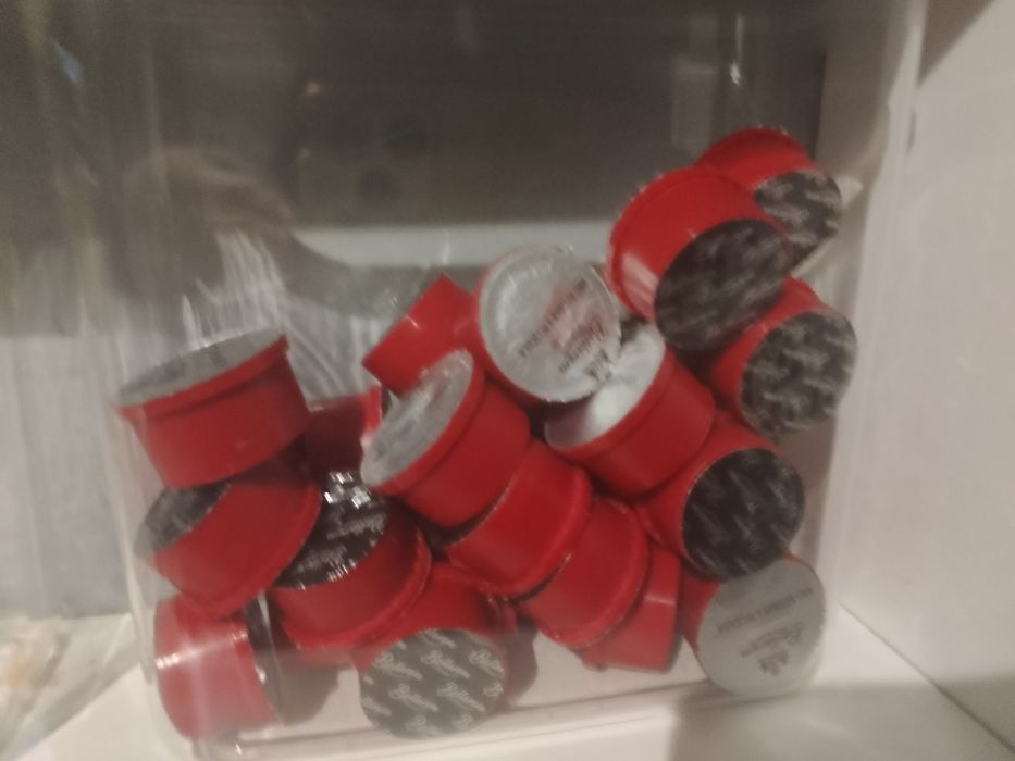 Ekspres z spieniaczem do mleka Delta biedronka + kawy