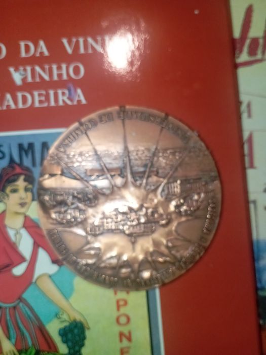 Medalha antiga universidade Coimbra
