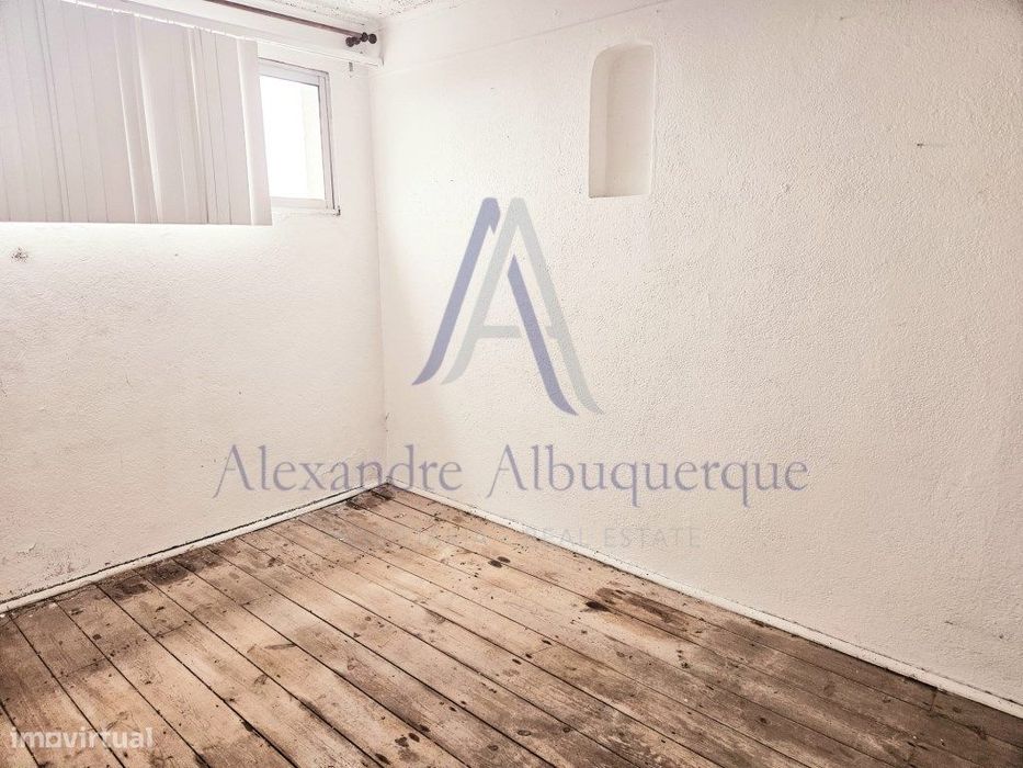 Apartamento T1 com Vista Mar e Terraço na Vila de Sesimbra!