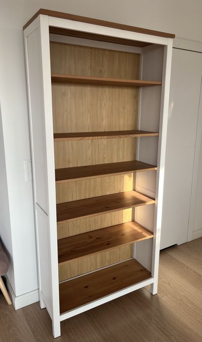 Regał drewniany Hemnes Ikea