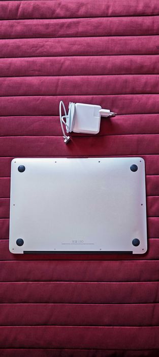 MacBook Air 13” | 128 GB SSD Rápido | Portátil Leve e Fiável