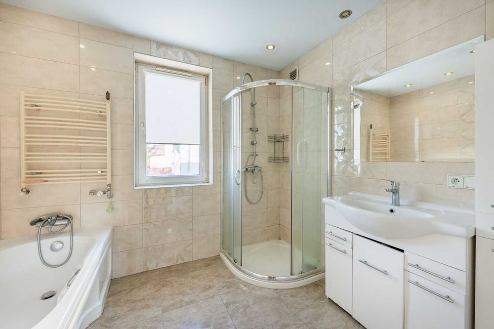 Dom - Ulica Bukowa 6. + garaż.