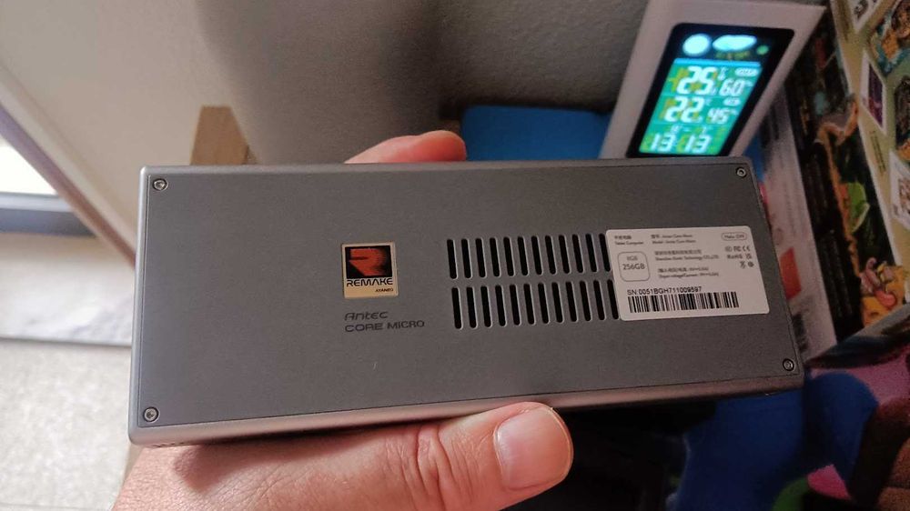 AYANEO / Antec Core Pocket MICRO 8GB 256GB