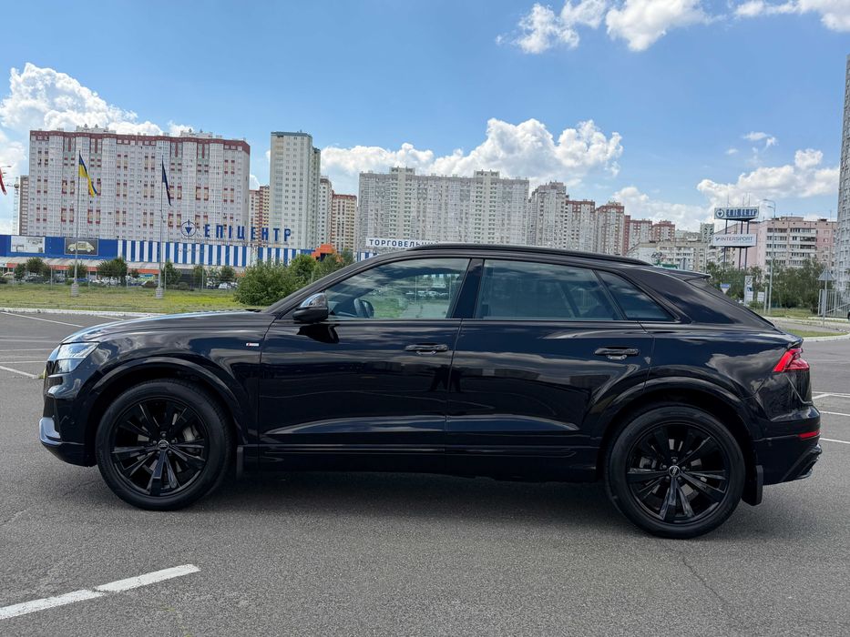 Audi Q8 55TFSi Official