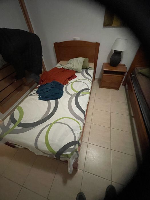 Cama de solteiro completa madeira boa