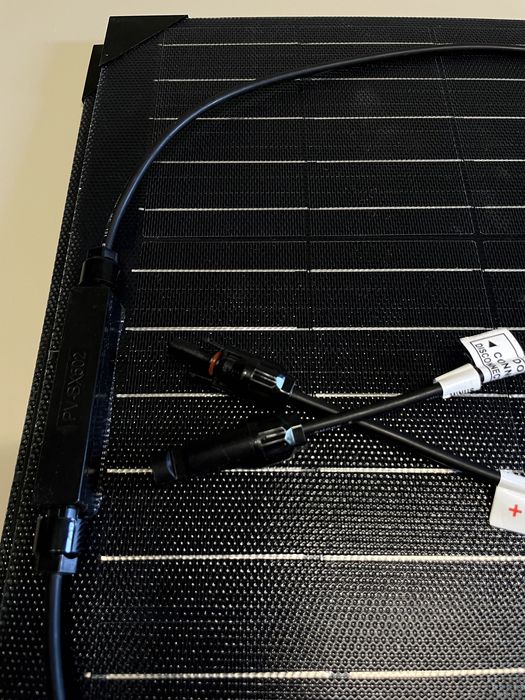 Zestaw Paneli Elastycznych 2x 160W (300W) Monokrystaliczne 12V Nowe (2622).