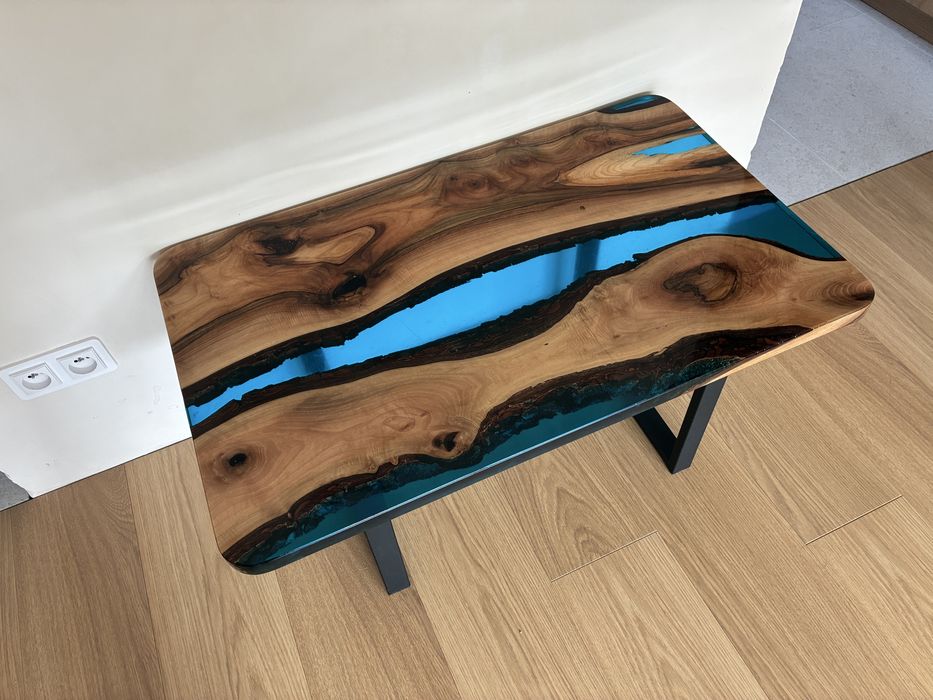 Stolik kawowy 54x90 cm naturalne drewno zaokrąglone rogi