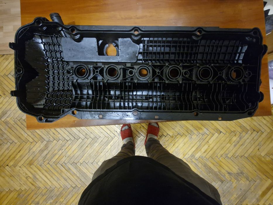 Продам клапанную кришку  м54 BMW