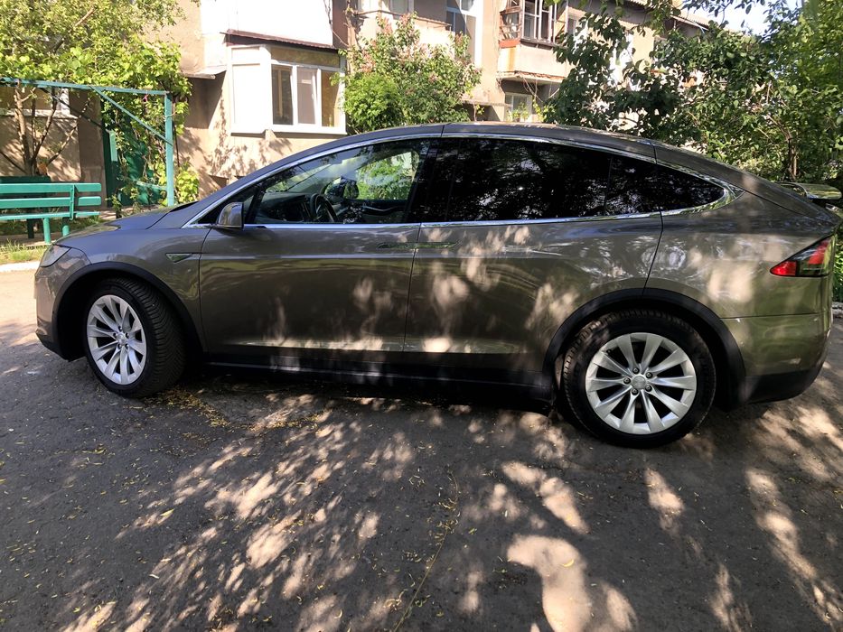 Tesla Model X 2016 VIN 5YJXCBE24GF008240 фото оголошення 5 з 24