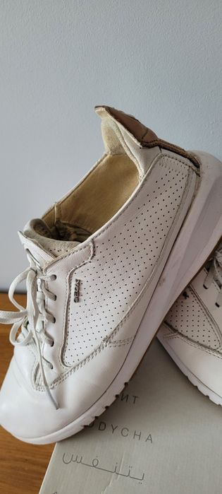 GEOX Sneakersy skóra naturalna - białe - używane !