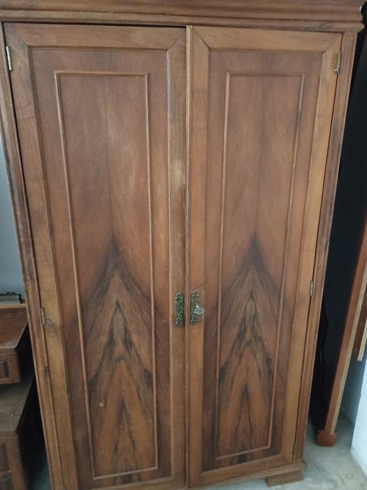 Móveis antigos para venda