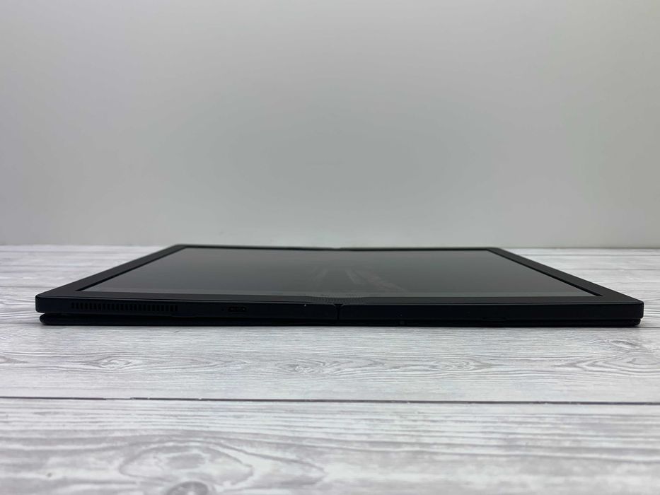 Lenovo ThinkPad X1 Fold G1 | 13.3" QHD+ Touch | i5 | 8GB | 512GB