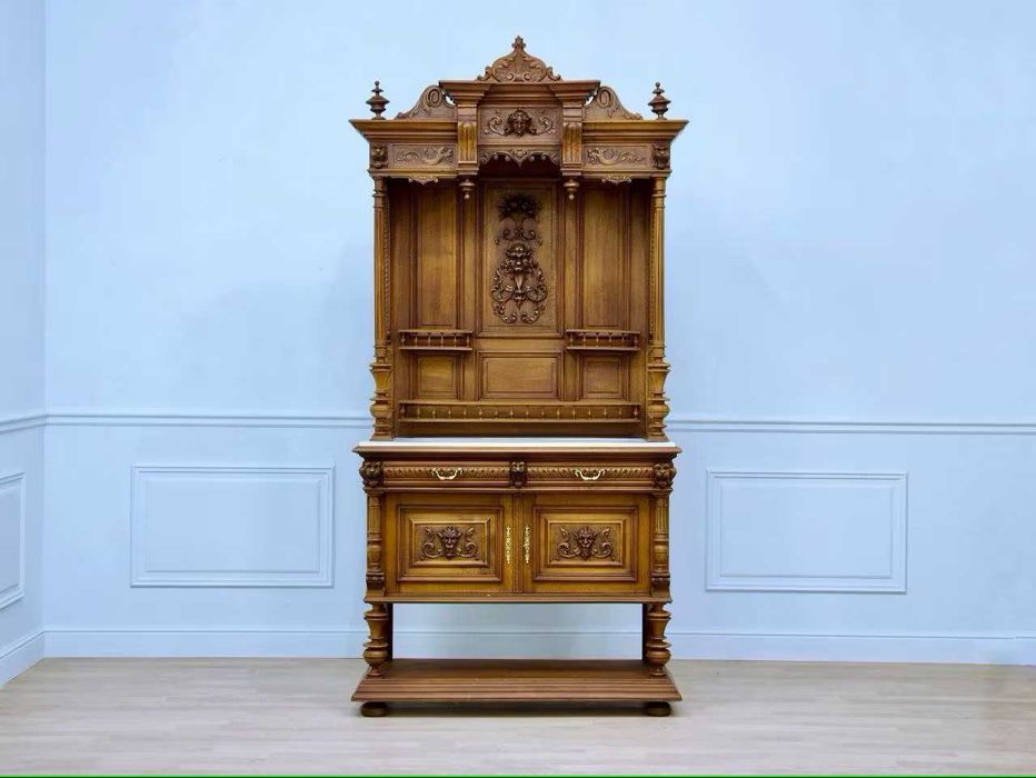 Антикварний поставець у стилі Неоренесанс