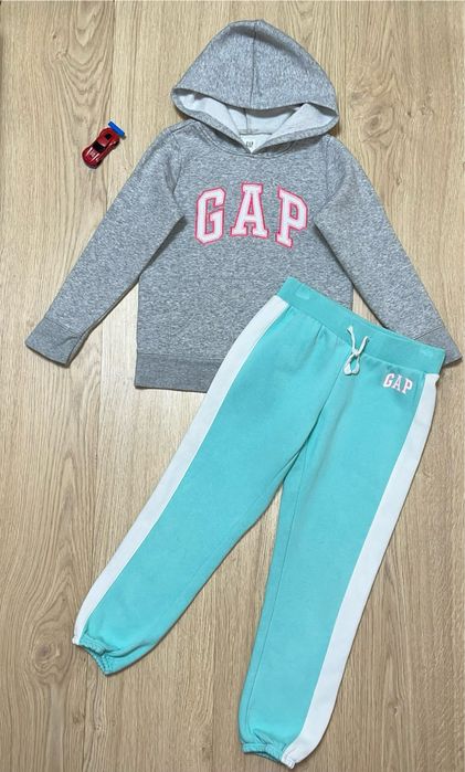 Фирменный, модный спортивный костюм Gap для девочки, 6-7 лет