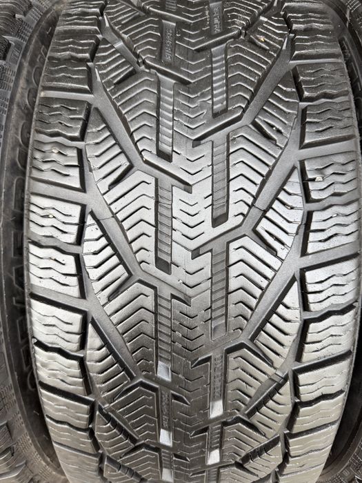 Шини зимові R18 235 45 Tigar winter Склад Осокорки RLX