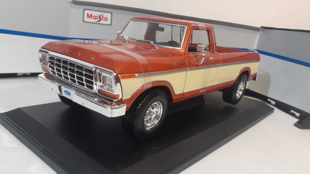 1/18 Ford F150 pick up F-150 ct - Maisto
