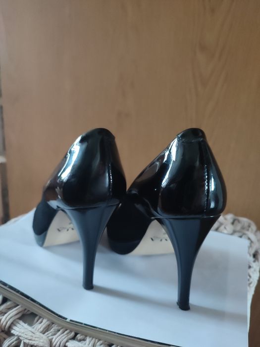 Czarne szpilki, rozmiar 36 SALA