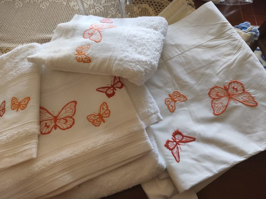 Jogo cama e de banho bordado