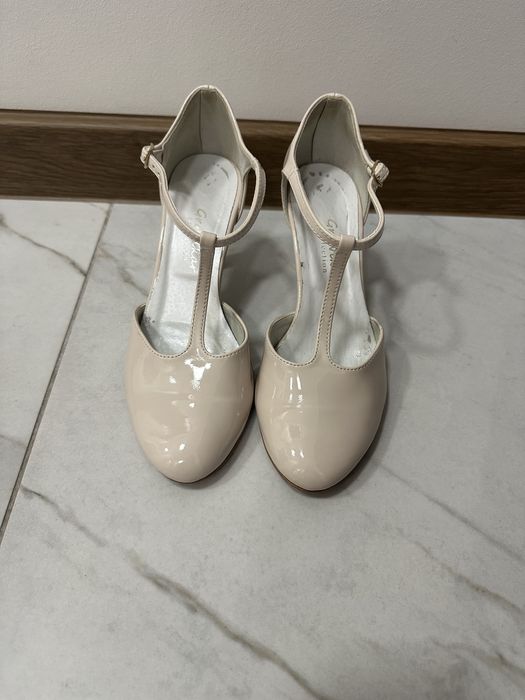 Buty na obcasie Growikar