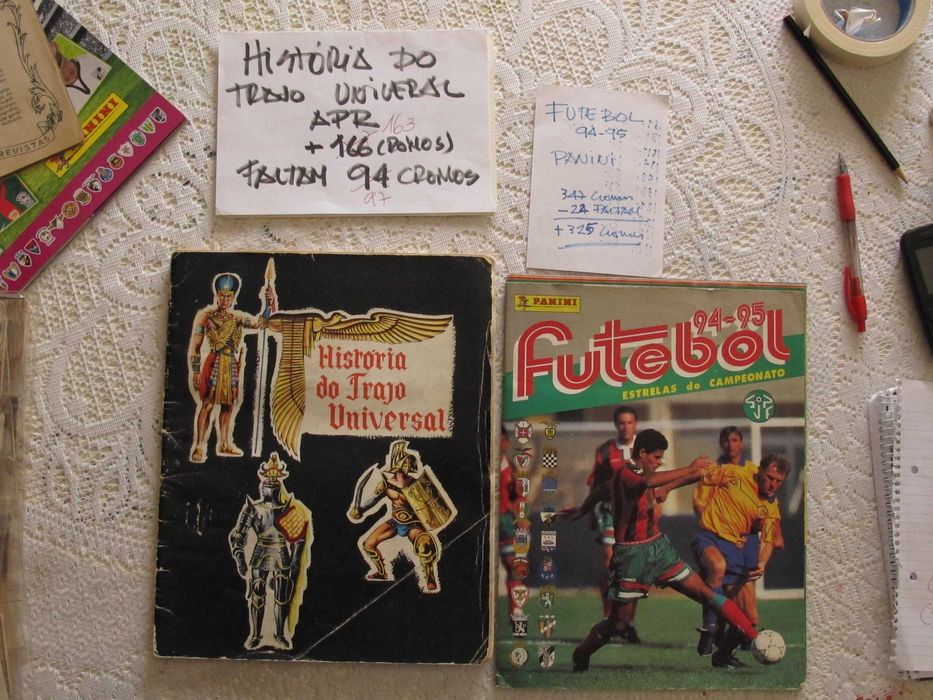 cadernetas e cromos de coleções antigas