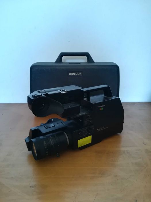 Sony Trinicon Video Camera HVC-4000P