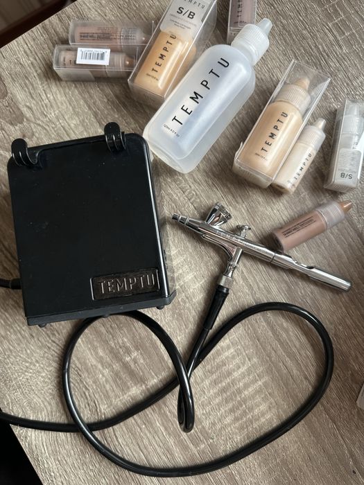 Професійний набір для аеромакіяжу Temptu S/B + компресор