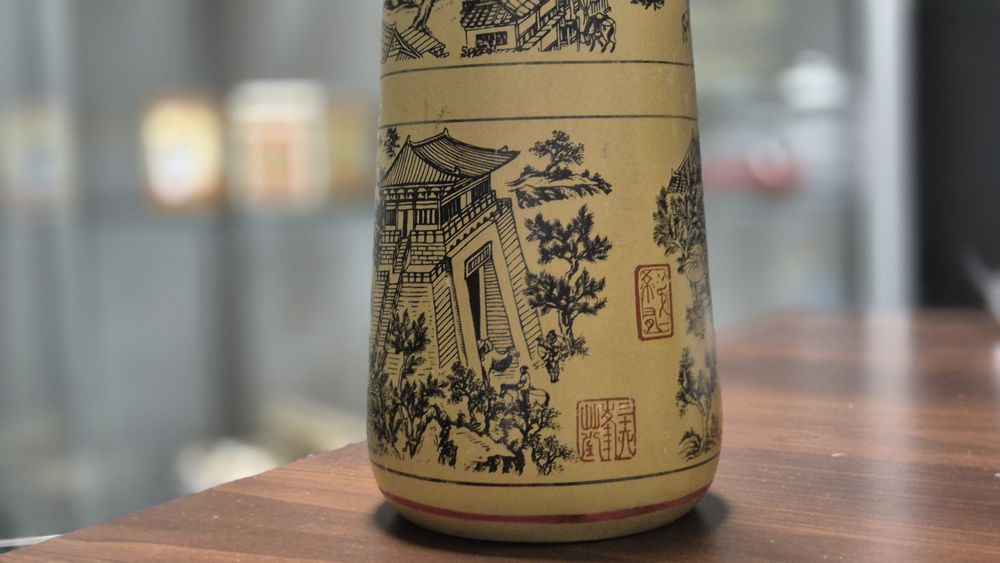 Azjatycki wazon, duży, delikatny i piękny