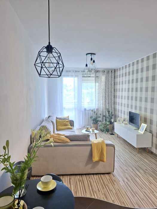 Wynajmę mieszkanie 38 m2 , 2-pokojowe z dużym balkonem, 2400 zł całość z czynszem!