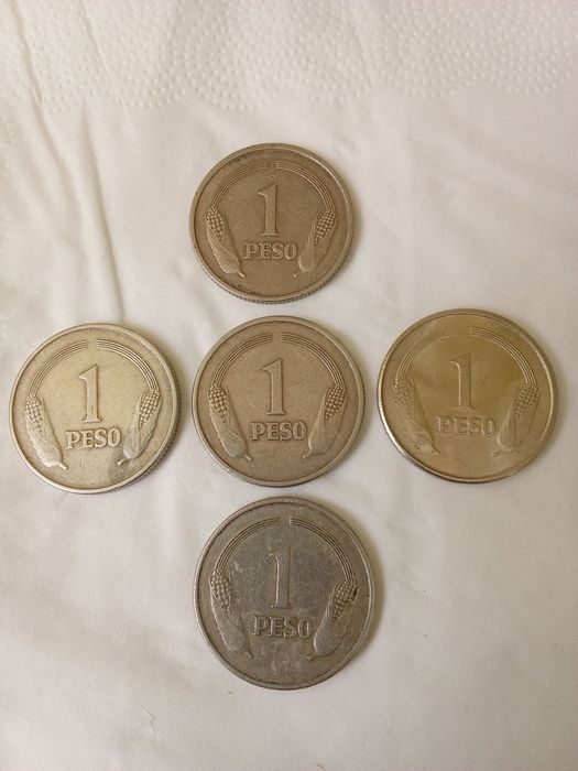 Moedas (5) PESOS de COLOMBIA 1974/1976/1977/1979/1980