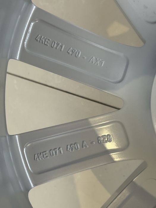 Диски оригінал Audi Etron Q5 A6 r20/5/112 4KE  071 490 - AX1