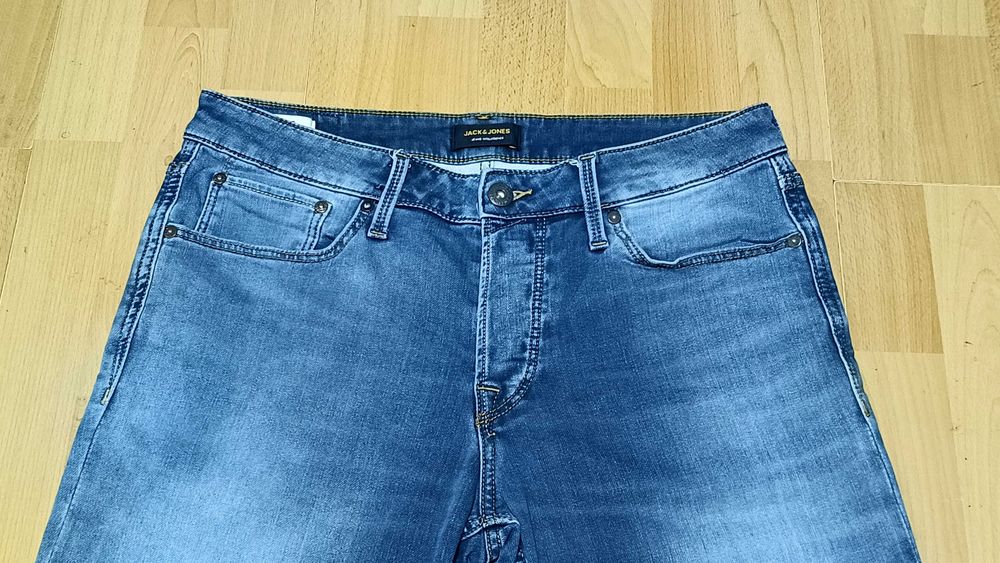 Męskie spodnie jeansowe JACK&JONES r.M stan bardzo dobry