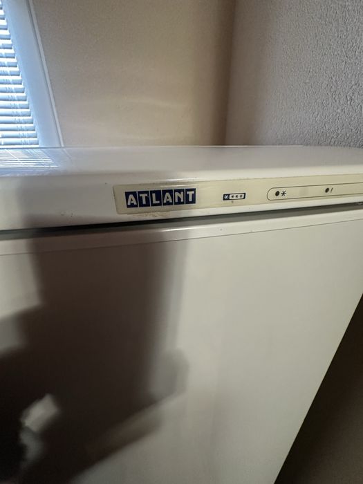 Морозильна камера ATLANT, вертикальна, біла