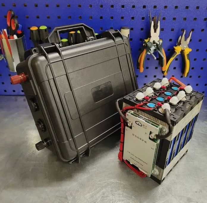 Акумулятор Lifepo4 12v 105Ah в кейсі
