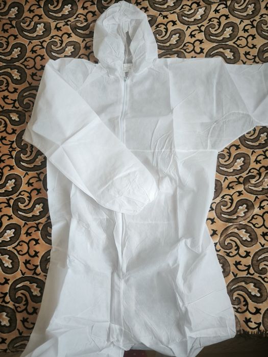 Комбинезон одноразовый