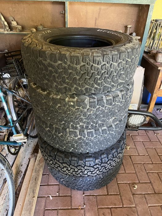 5 pneus BF Goodrich KO2 245/70/R16