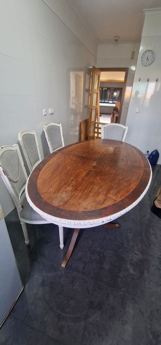 Doação de mesa com 6 cadeiras