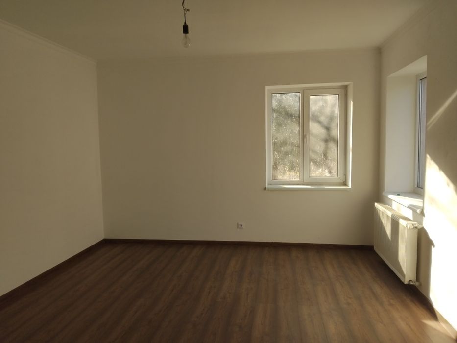 Продаємо 1 к квартиру з ділянкою у Сваляві  Закарпатської