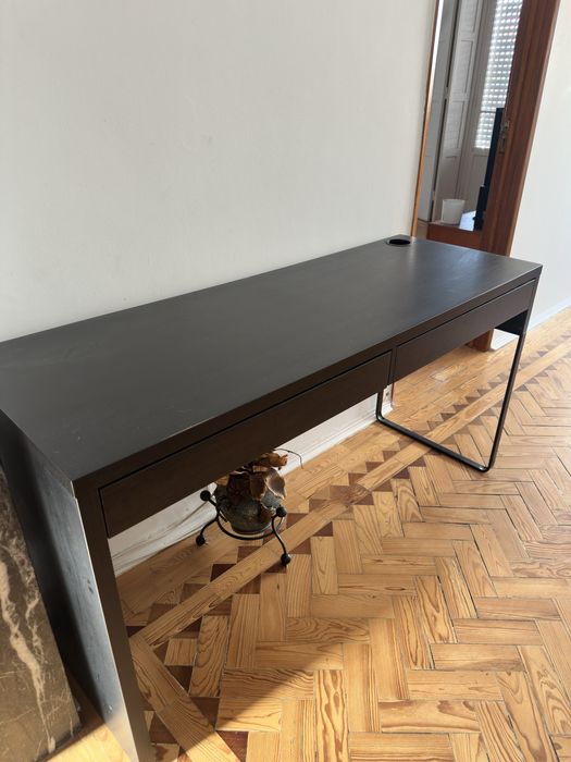 Secretária c/ duas gavetas