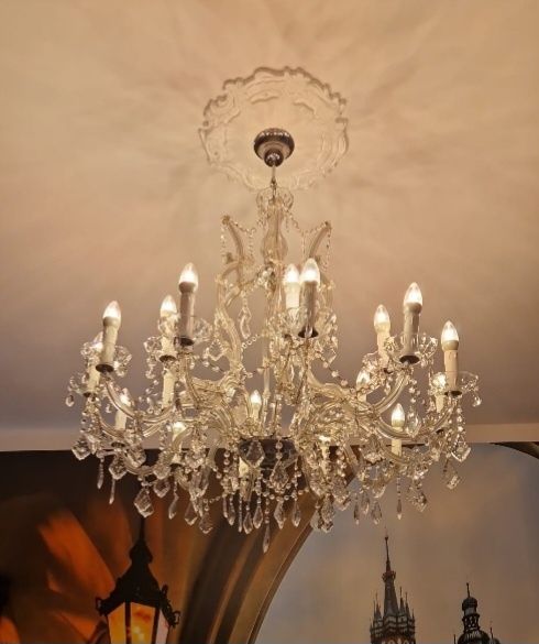 Ludzie, ludzie! Zwariowałem! Żyrandol kryształowy sprzedaję